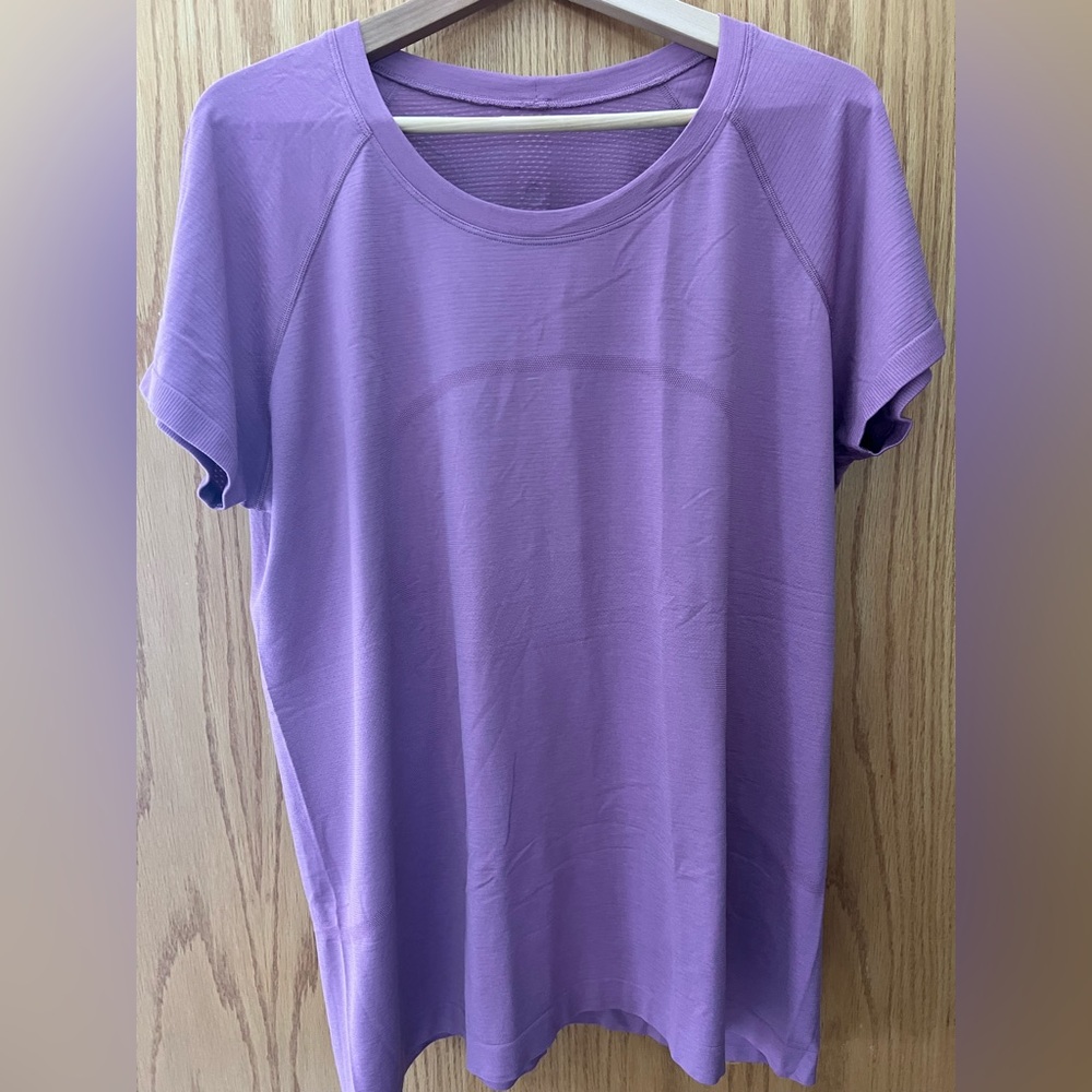 Swiftly Tech Short-Sleeve Shirt 2.0
Hip Length - size 20